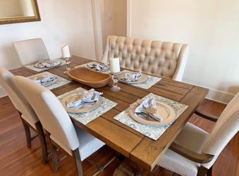 Haverty’s Avondale II Table only - MOVING SALE