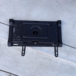 Amazon Basics Articulating TV Wall Mount