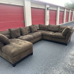 Comfy Nice Sectional Couch 🔥