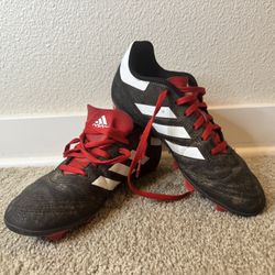 Kids Adidas Soccer Cleats Size 5