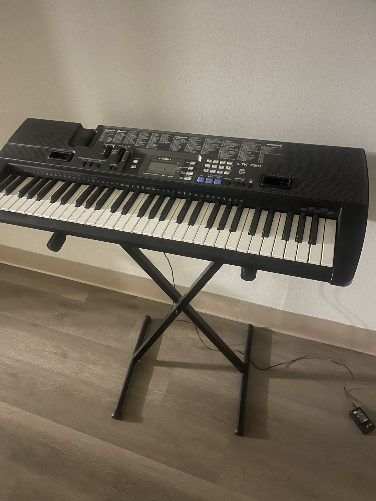 Piano Casio CTk 720