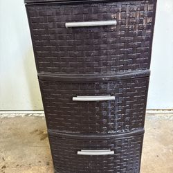 Sterilite Weaver Ware