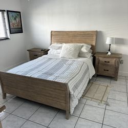 Wood White Washed Oak Queen Bedroom Set