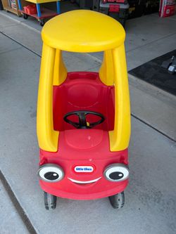 Little Tikes Cozy Coupe Ride-On Toy Car