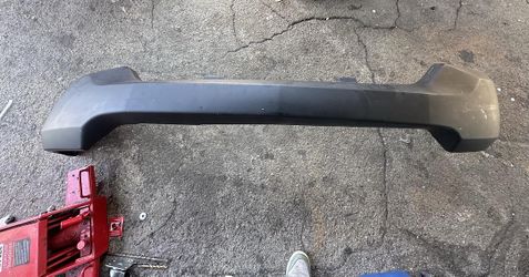 #A1 16-18 CHEVY SILVERADO FRONT BUMPER OPEN BOX SCRATCHED