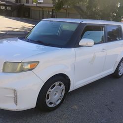 Toyota Scion xb 2013