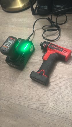 Snap on  Screw Driver 14.4v package with X2Batt & Charger