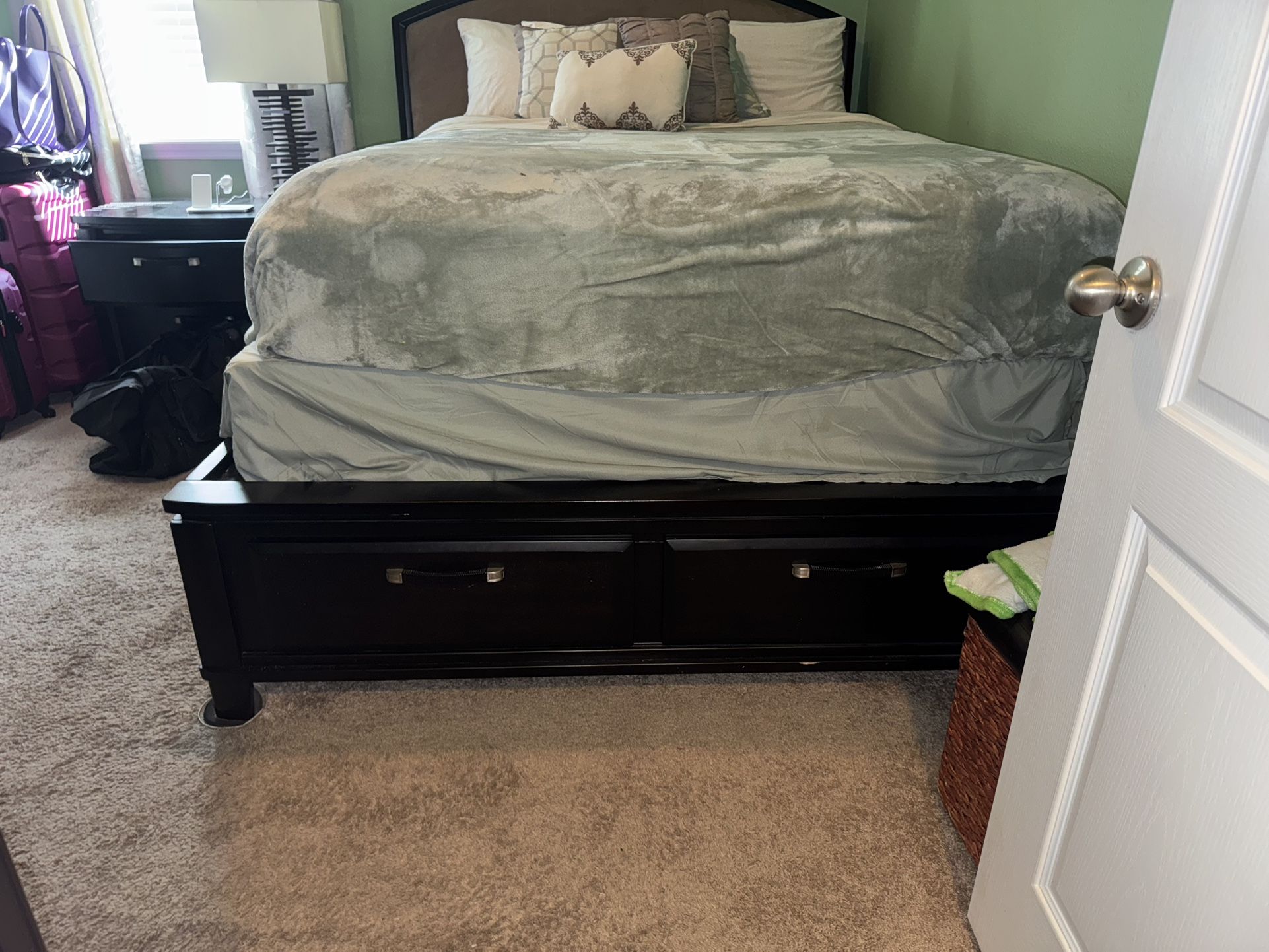 Queen bedroom Set