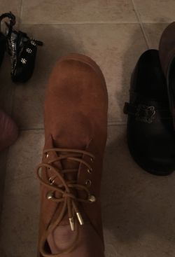 Nice winter boots. Gently used size 7