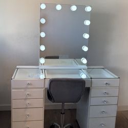 White vanity + chair