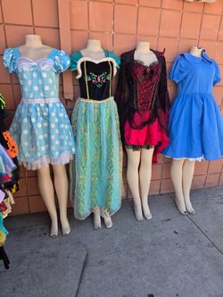 Kids halloween costumes second hand see details