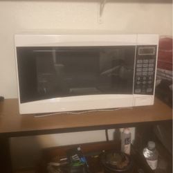 Microwave 700 Watts 