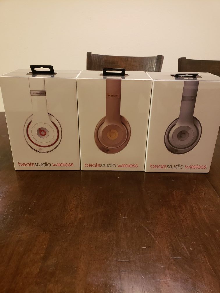 Beats studio wireless bluetooth headphones by dr dre