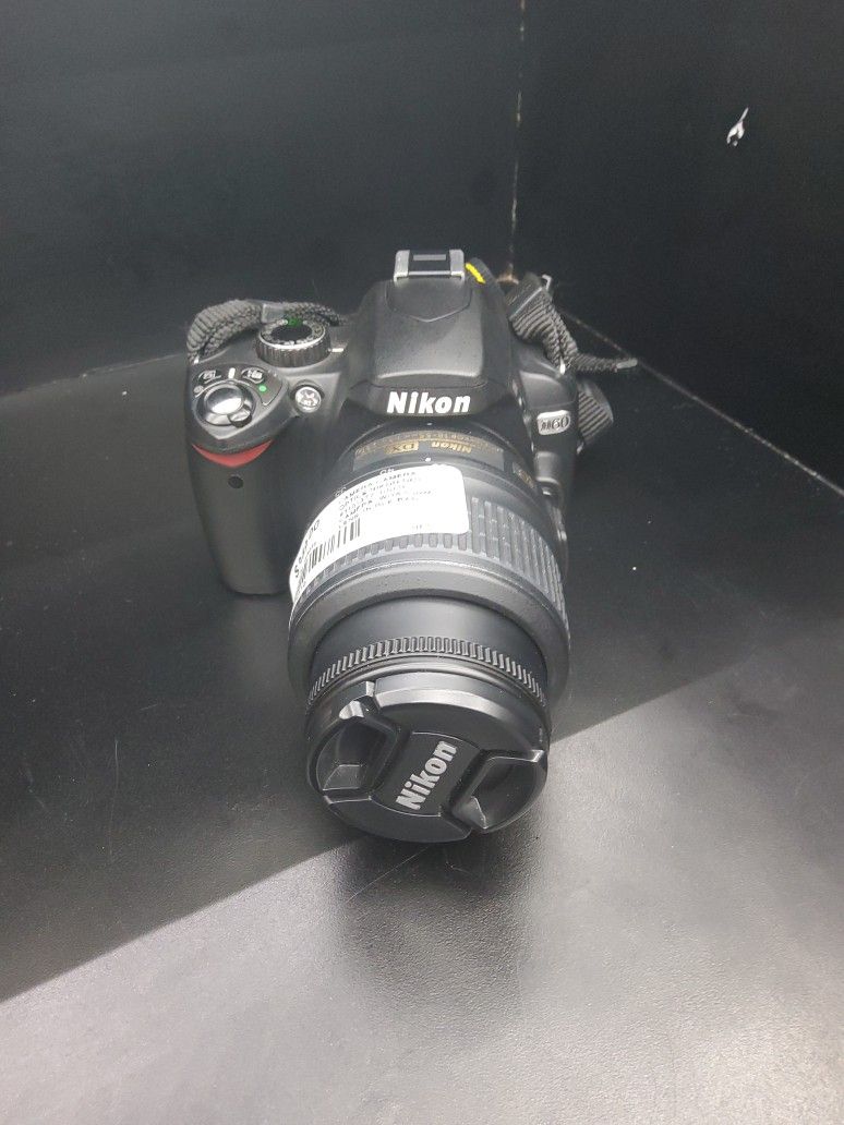 Nikon D60 Camera w/ 18 55mm Lens