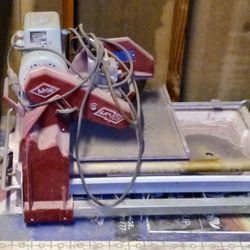 MK Diamond MK-101-24 1.5 HP Wet Tile Saw 169612
