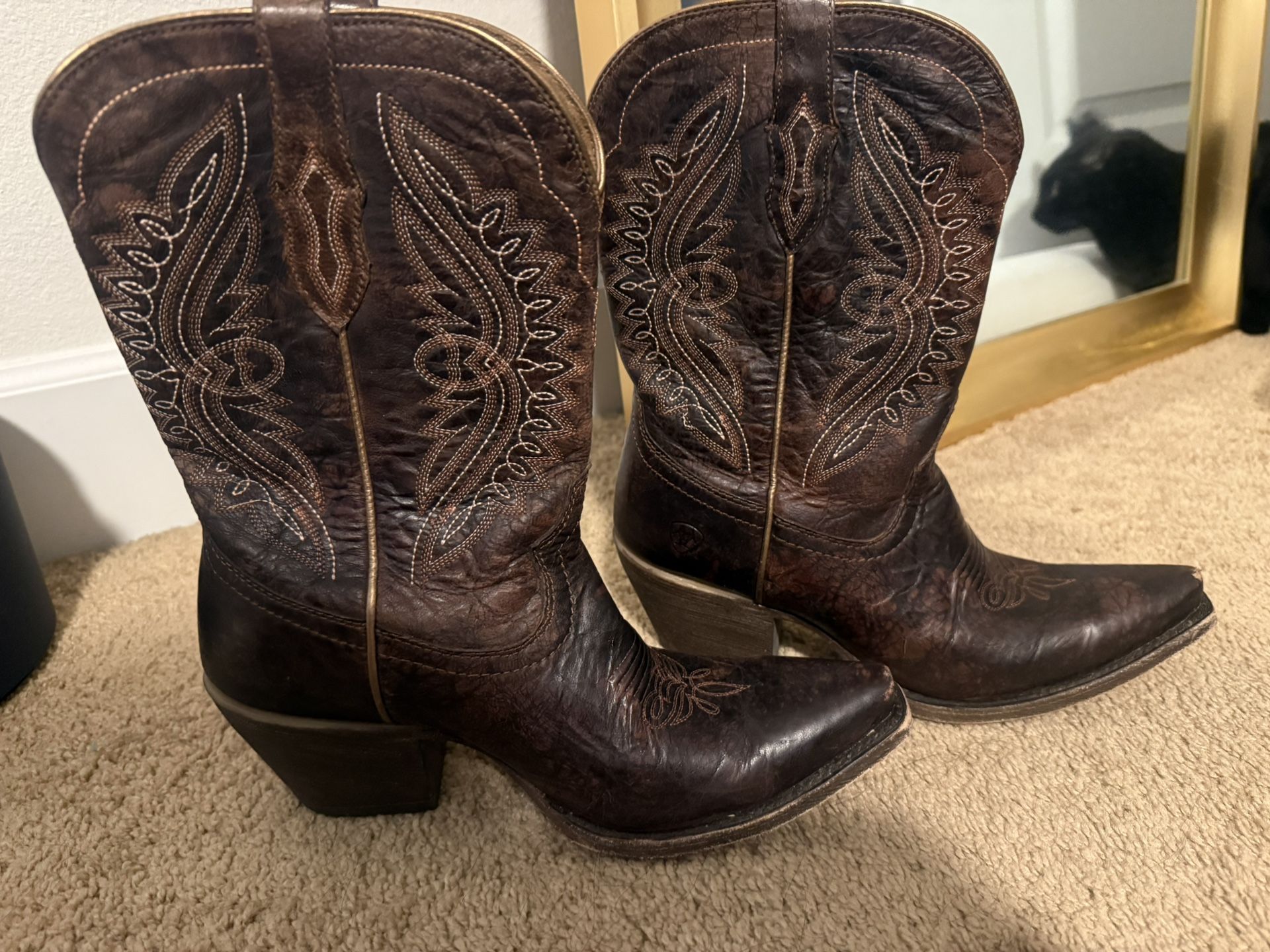 Ariat Leather cowgirl Boots, Size 9