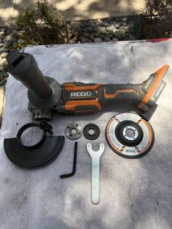 RIDGID OCTANE 18V Brushless 4-1/2in Angle Grinder- Tool Only- Like New-R86042-Guard, Wrench, Handle, Disc