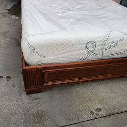 Cal King Bed Open Box With Boxpring And Mattress Memory Foam 12 Inches High 600
