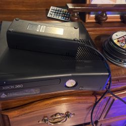 Xbox 360 with games 