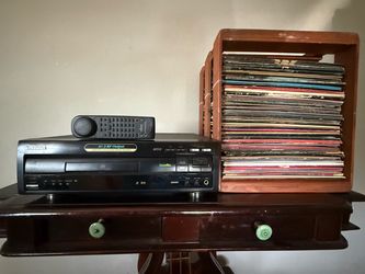 Pioneer LaserDisc Karaoke Player with Remote and 50 + LaserDiscs