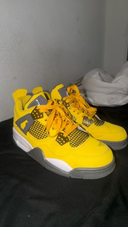 Air Jordan 4 “Lightning” sz 7