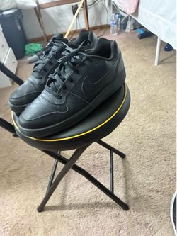 Nike dunks black size 9
