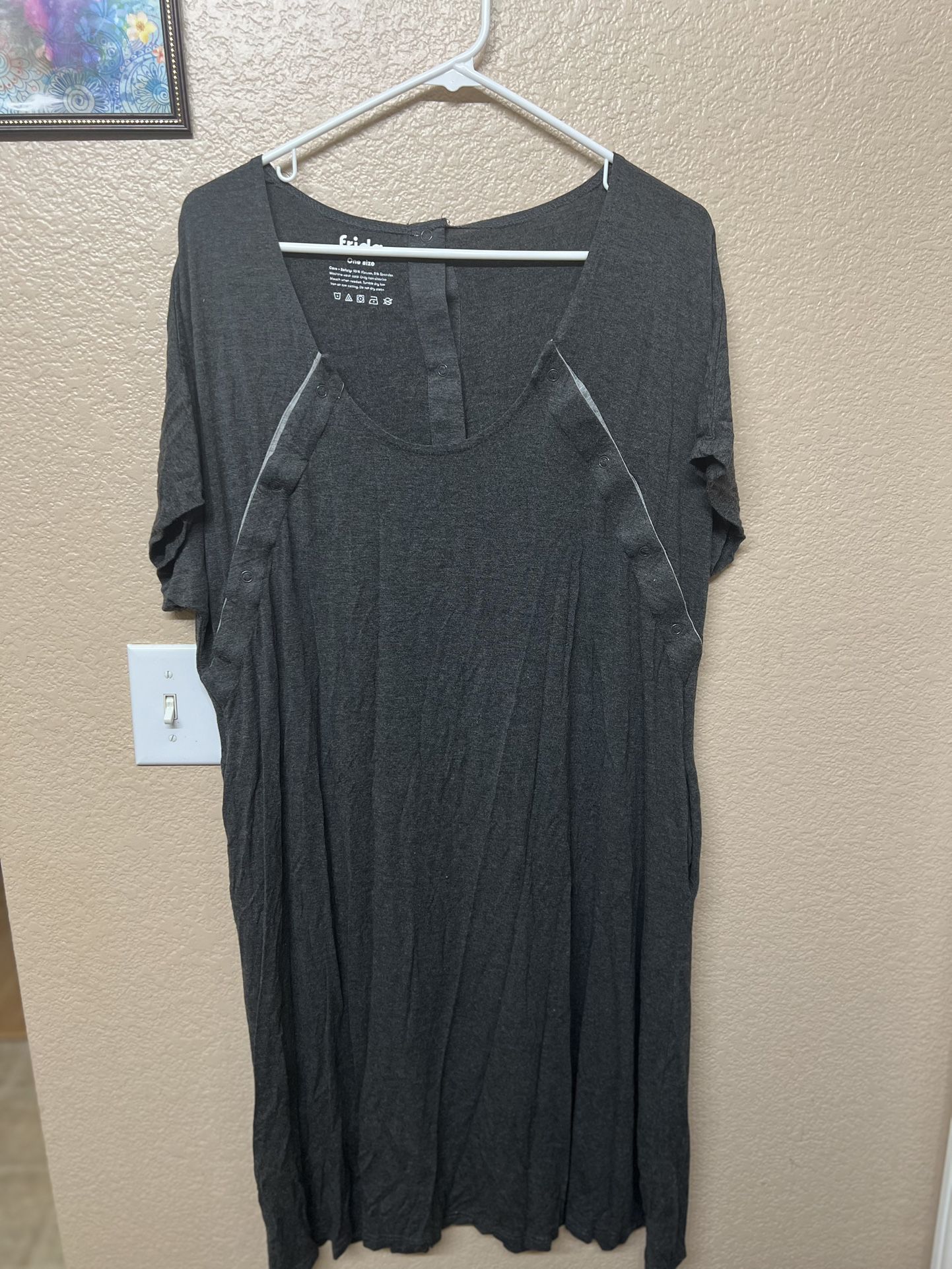 Maternity / Labor Gowns 