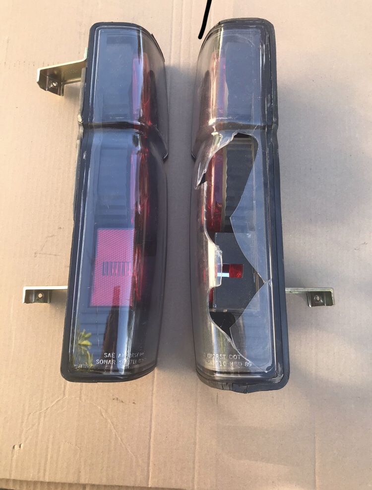Nissan Hardbody Taillights