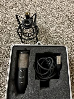 AKG P420 Condenser Microphone with Shock Mount