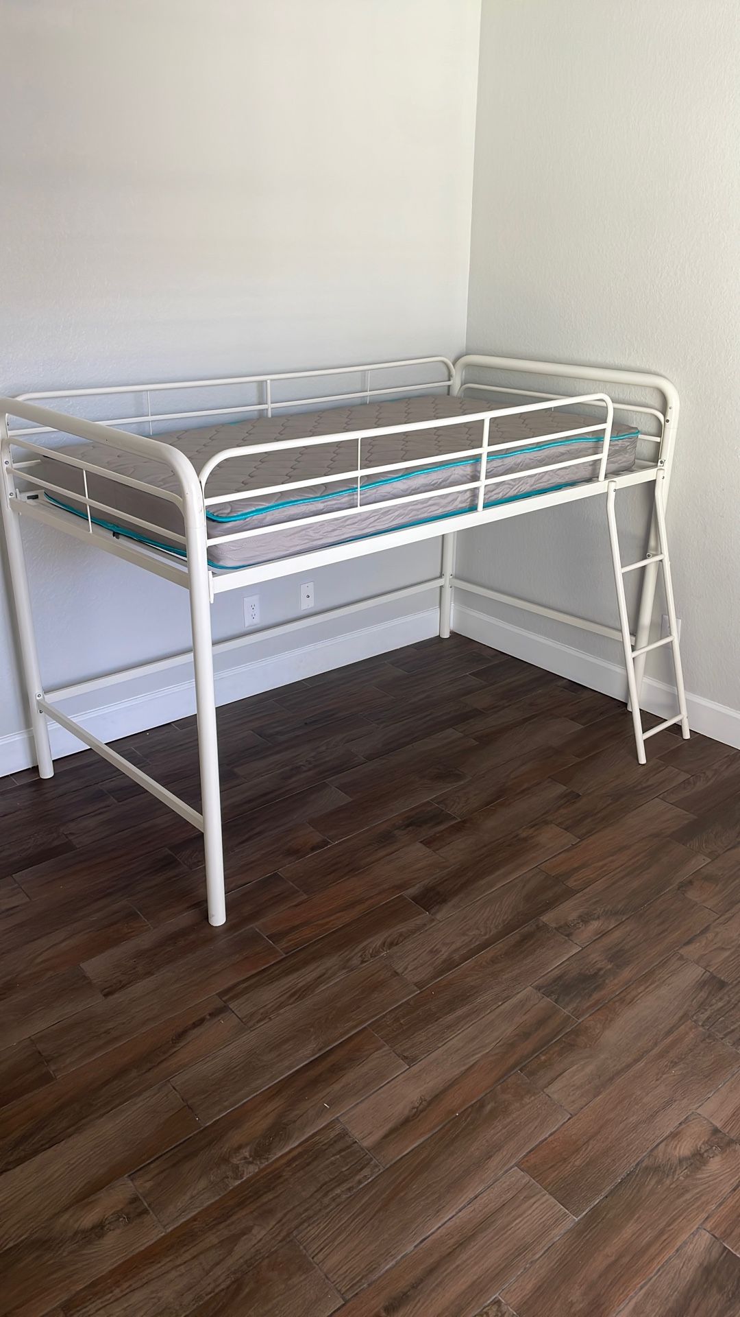 Twin Size Kids Bunk Bed With Mattress