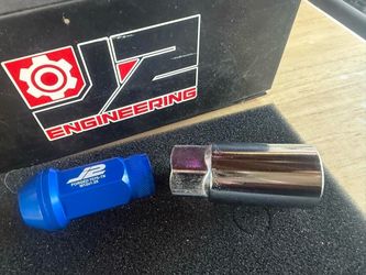 J2 engineering Tall Knurled Top Lug Nut w/Adapter Blue
