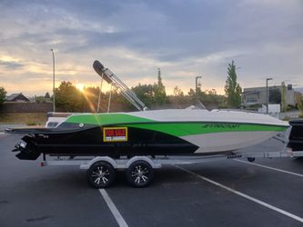 Deck Boat 20 Hours Starcraft SVX 231