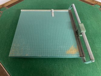 Paper or photo trimmer