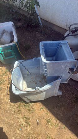 Rubbermaid pro mop bucket