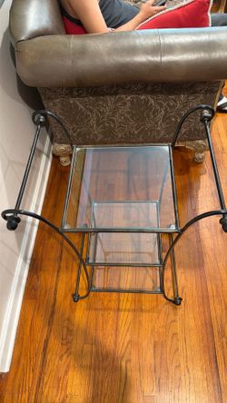 Multi level  table  might be used for towel holder