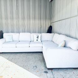 Stunning Upscale Robb & Stucky Contemporary Coastal Sectional Sofa