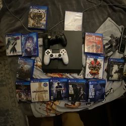 Play Station 4 w/ Exclusive Games