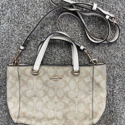 Coach Purse / Crossbody