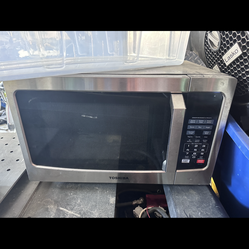 Appliances - microwave, iMac, KitchenAid stove