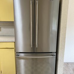 Maytag 22.1-cu ft French Door Refrigerator with Ice Maker (Fingerprint Resistant Stainless Steel) 