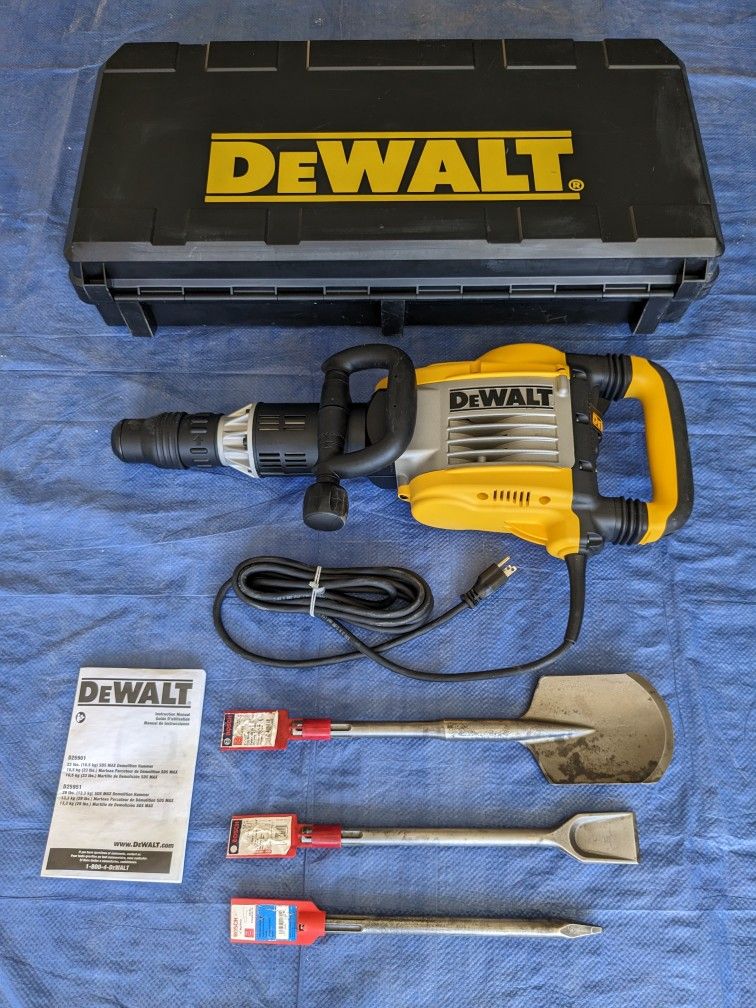 New DeWalt SDS Max Demo Hammer Model D25901 With 3 BITS & Tool Case