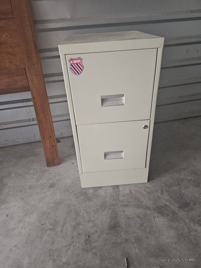 2 Drawers Filing Cabinet Great Condition
