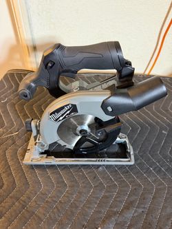 Milwaukee M12 FUEL 12V Lithium-Ion Brushless 5-3/8 in. Cordless Circular Saw (Tool-Only)