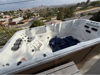 Endless pool swim spa