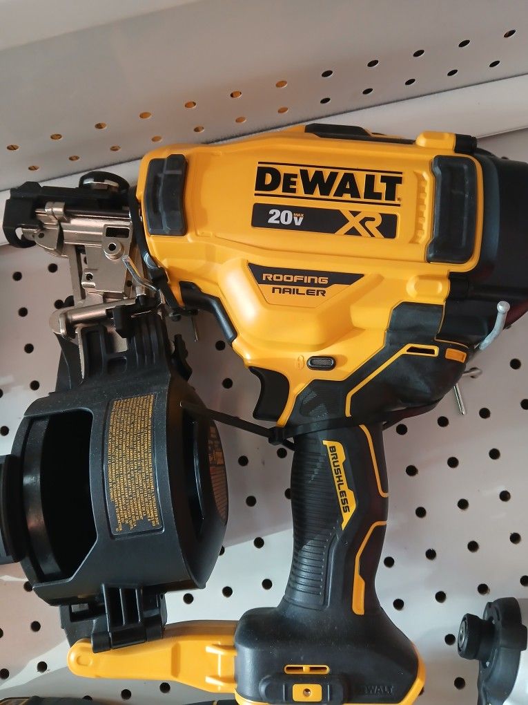 Dewalt New 15 Coil Roofing Nailer XR Brushless  Nuevo