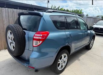 Toyota rav4  2012