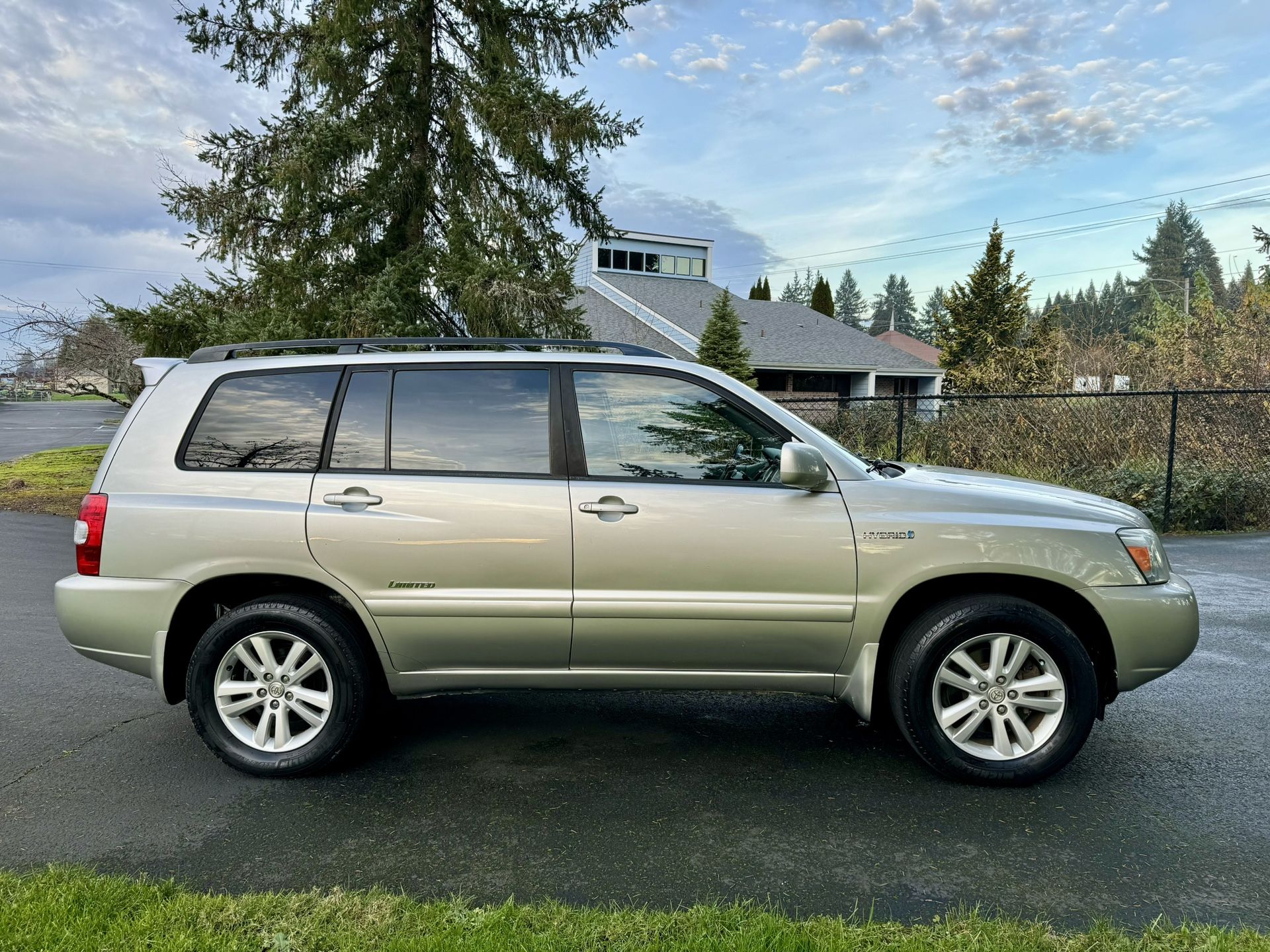 2006 Toyota Highlander Hybrid for Sale in Woodland, WA - OfferUp