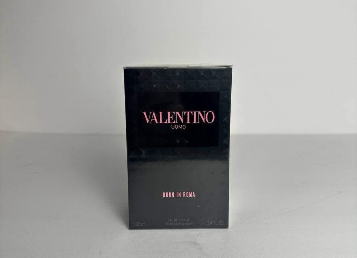 Valentino Uomo Born in Roma