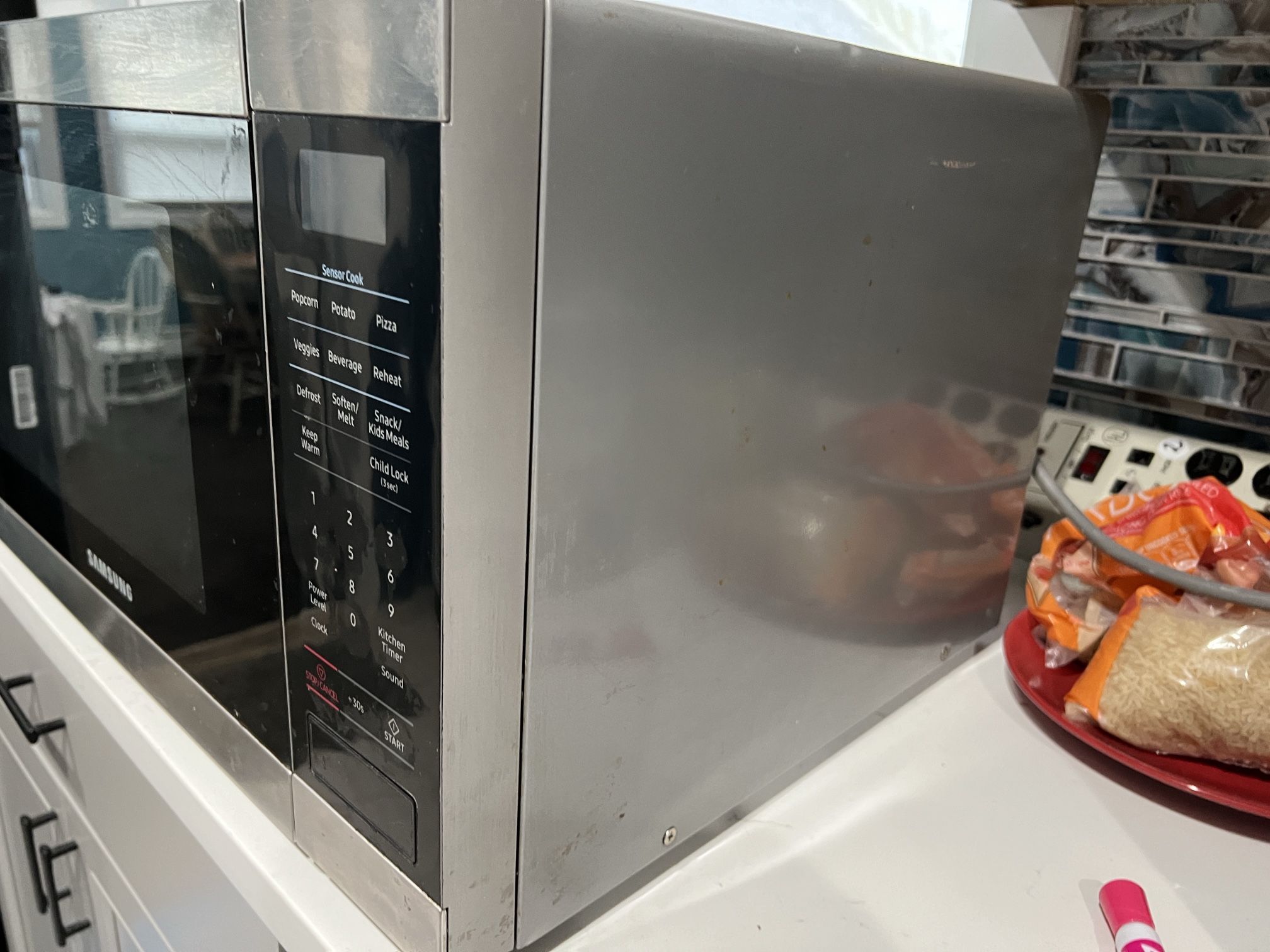 microwave Samsung hardly used  