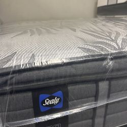 Sealy Posturepedic Queen & King Mattress